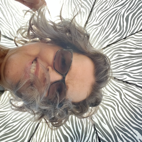 Meet your Posher, Kathy - Picture 1 of 1